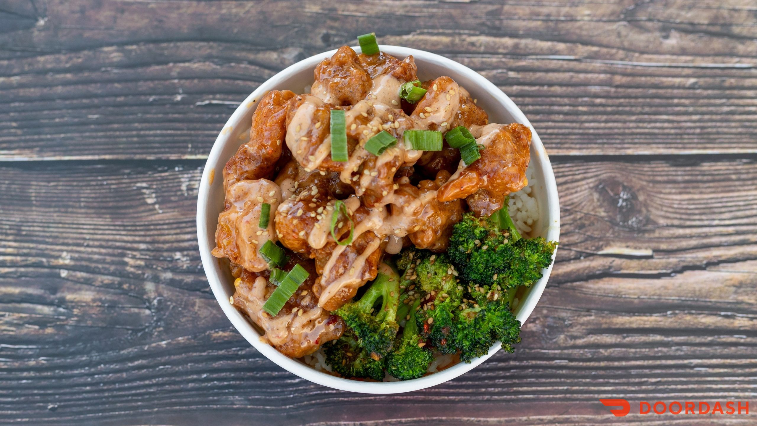 Dynamite chicken bowl with bang bang sauce at DrunkenWok St. Petersburg